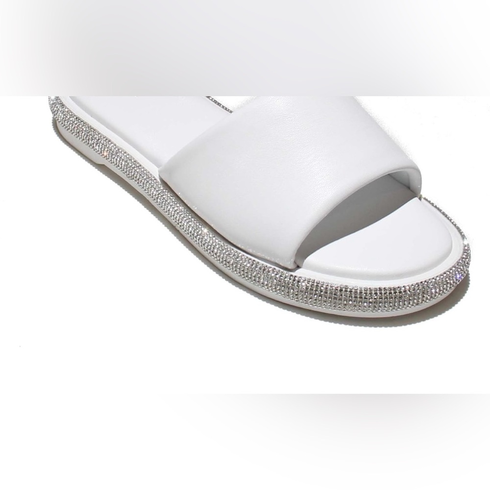NWT Top Moda Rinestones Sandals 6.5